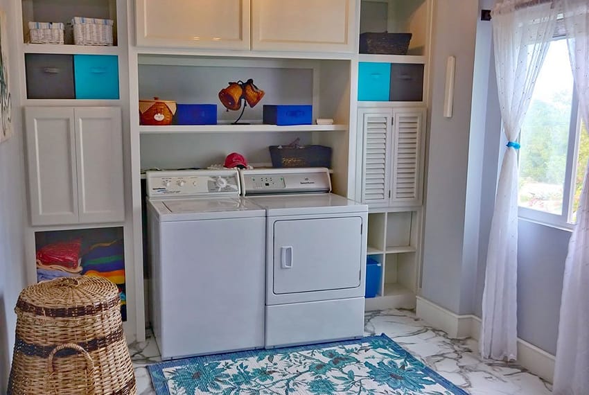 ultimate-luxury-beach-house-laundry-area