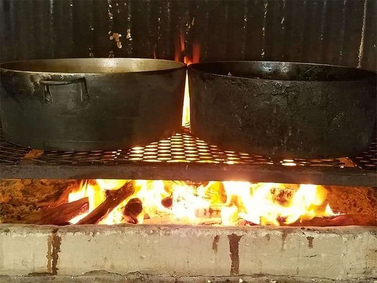 El Fogon Restaurant - Cooking Belizean Food Fire Wood Style