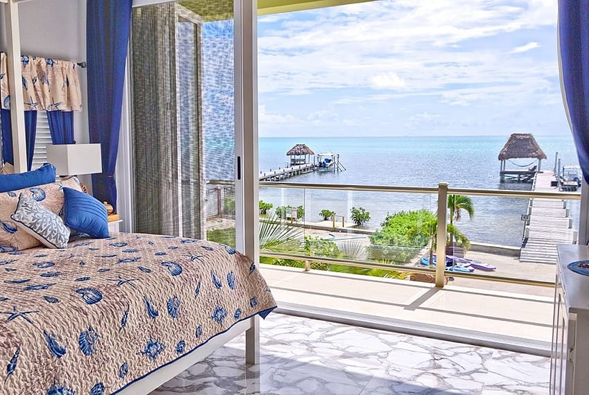 ultimate-luxury-beach-house-master-bedroom-2